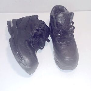 Nike ACG black leather boots, missing original insoles.
